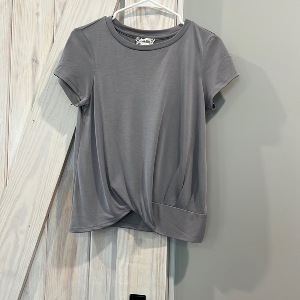 Gray top